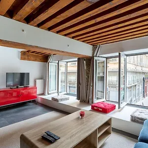 https://cosy-duplex-apt-in-lyon-by-guestready.hotels-rhonealpes.com